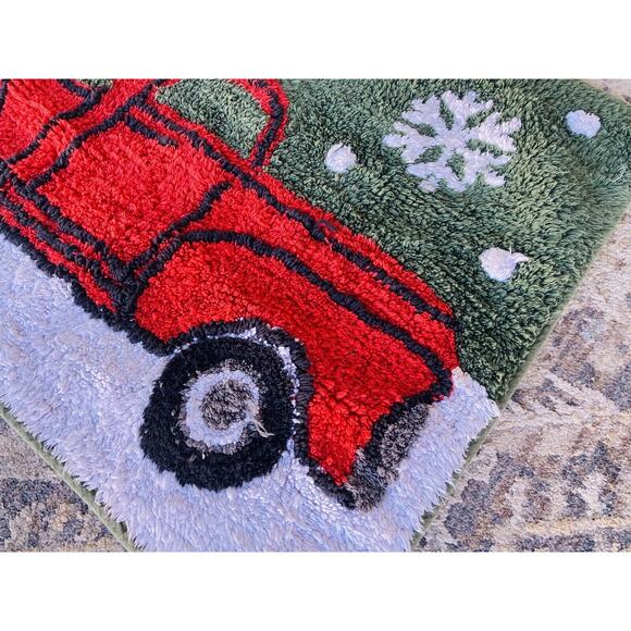Christmas St Nicholas Square Farm Red Truck Bath Bathroom Door Mat Rug 20x30 Ind - Picture 4 of 8